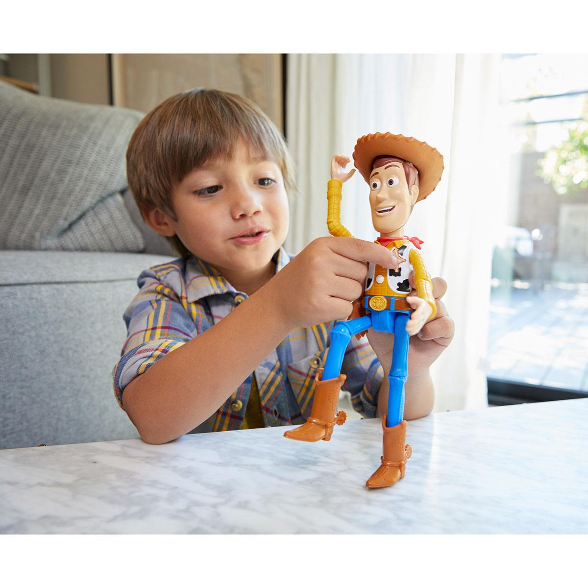 figurine parlante woody