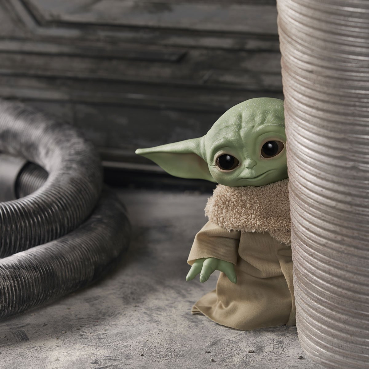 Star Wars The Mandalorian - Peluche électronique The Child Bébé Yoda de 20  cm