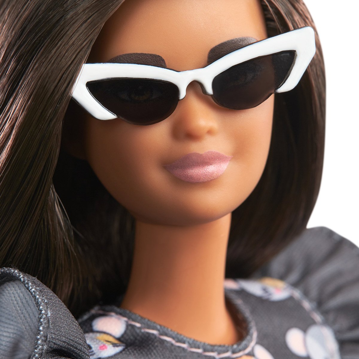Poupée Barbie Fashionistas #185 : cheveux noirs et robe en jean - La Grande  Récré