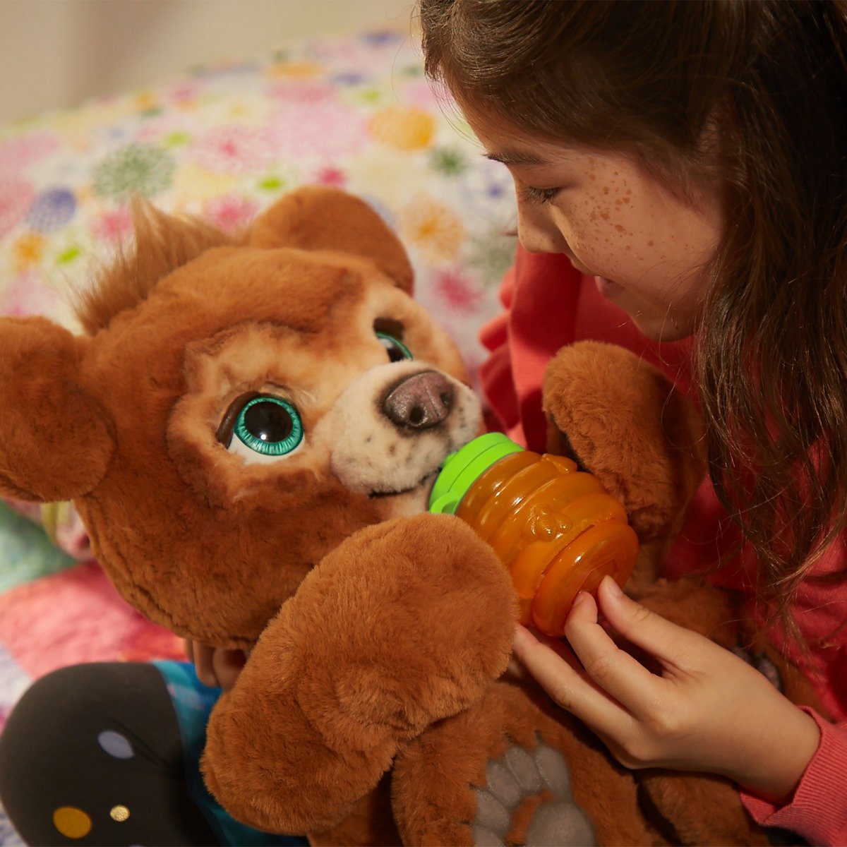furReal, Cubby l'ours curieux, jouet interactif, animal électronique, plus  de 100 sons et réactions, dès 3 ans : : Jouets