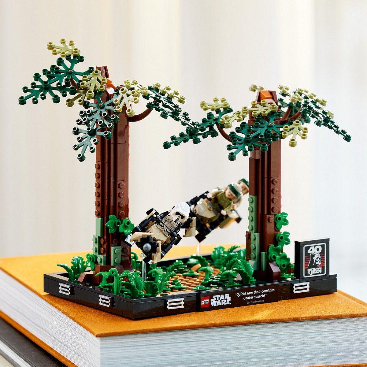 Diorama course poursuite en speeder sur Endor Lego Star Wars 75353 - La  Grande Récré