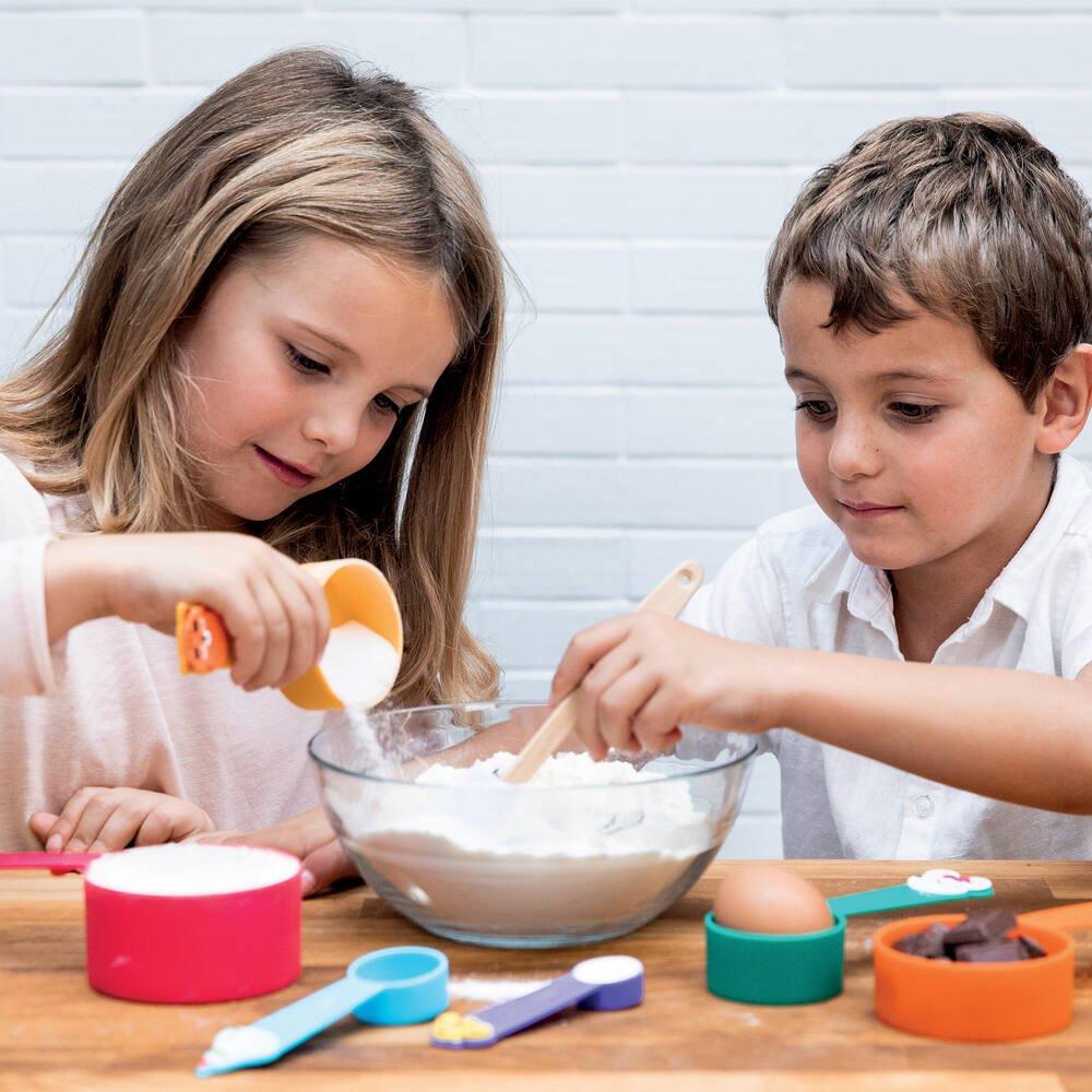 Chefclub Kids - Coffret De 10 Emporte-Pièces Et Livre De Cuisine Pour Enfants - C'est La Fête Toute L'Année Avec Recettes Pour Toutes Les Occasions