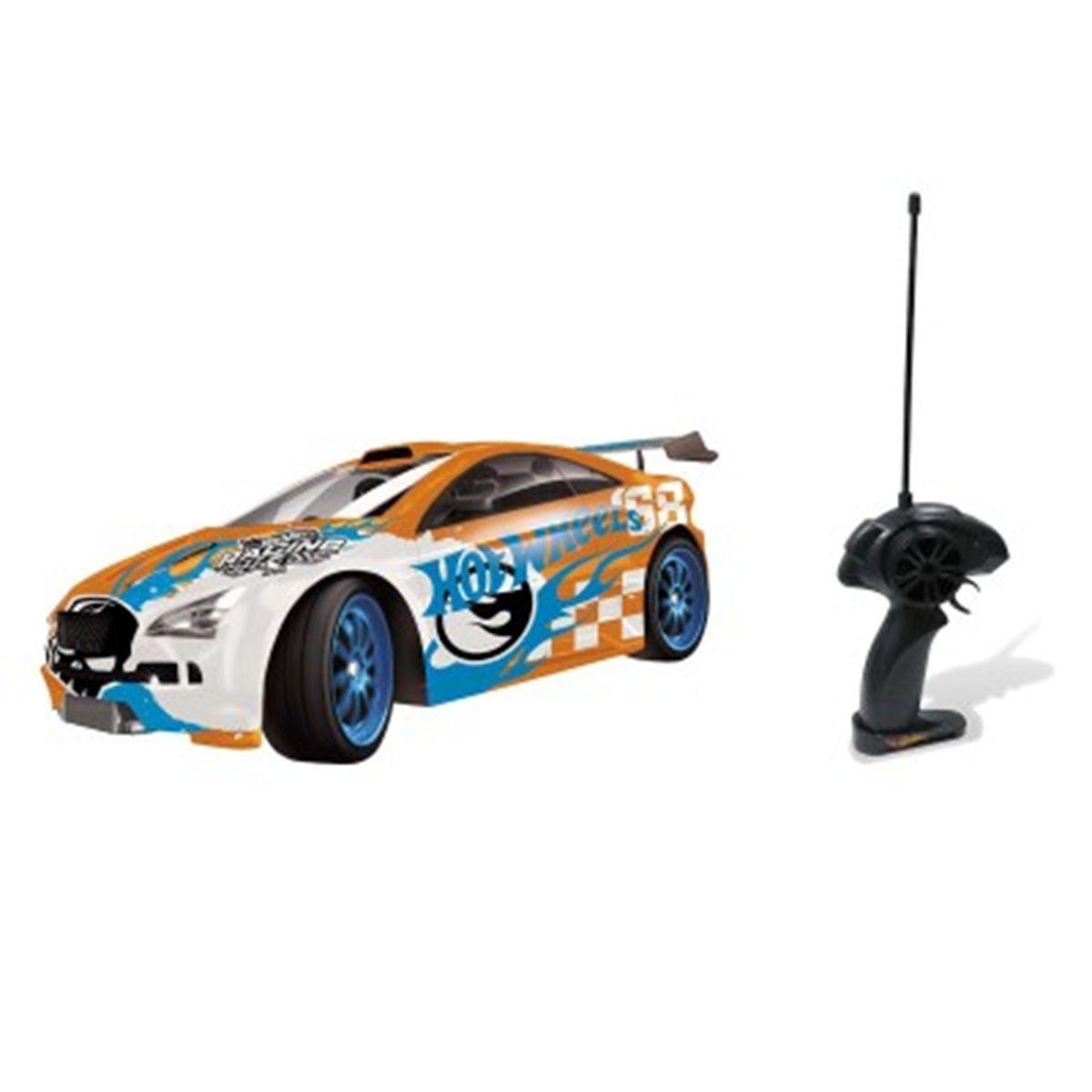 voiture radiocommandée drift