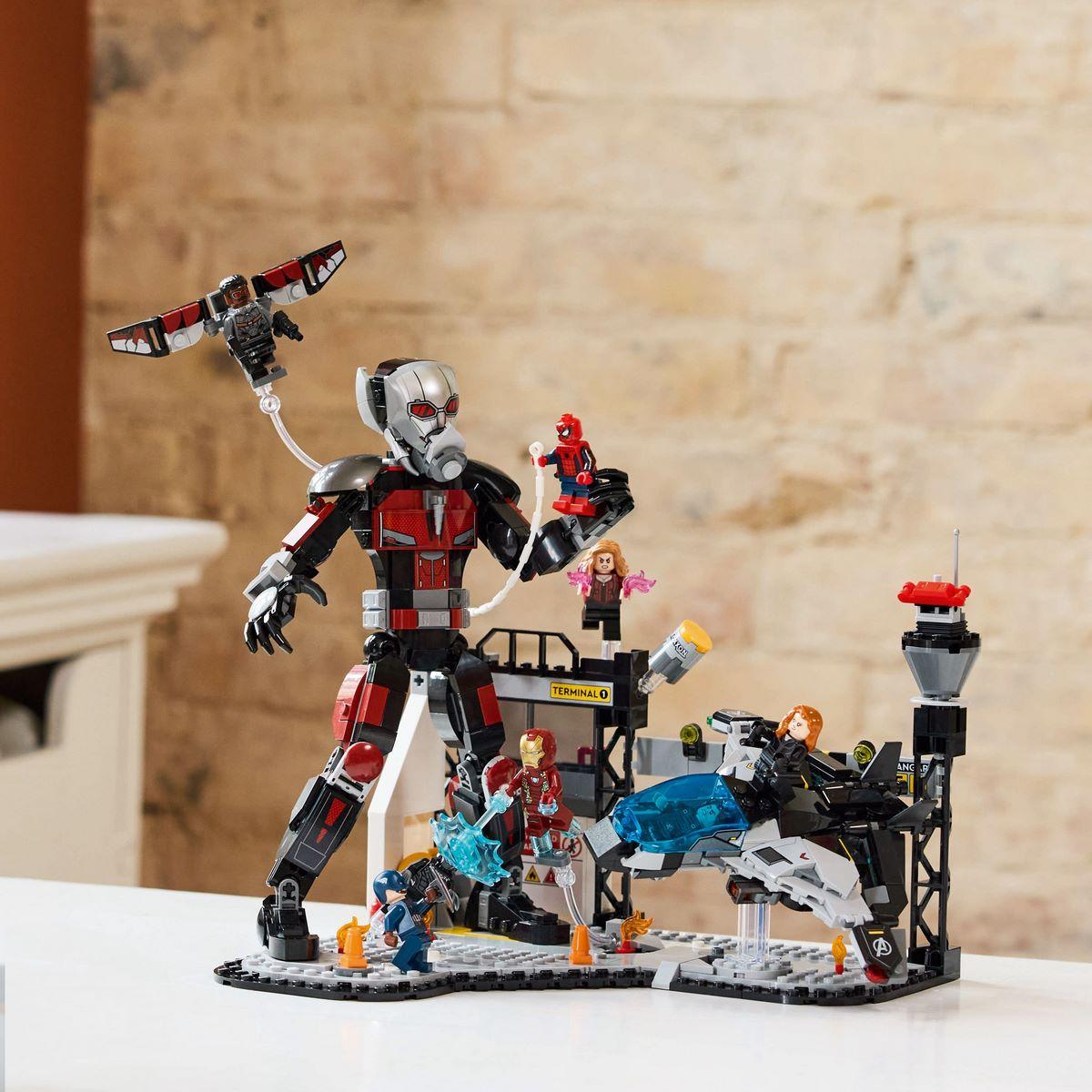 Le combat de Captain America Civil War LEGO Marvel Super Heroes 76314 La Grande Recre