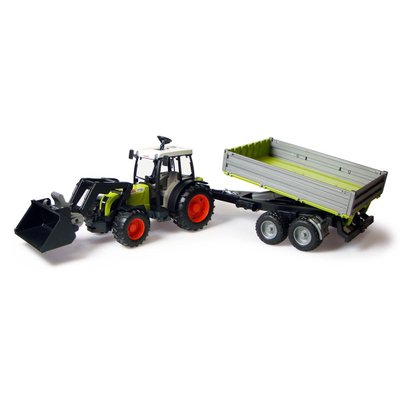 Tracteur Claas avec fourche et remorque