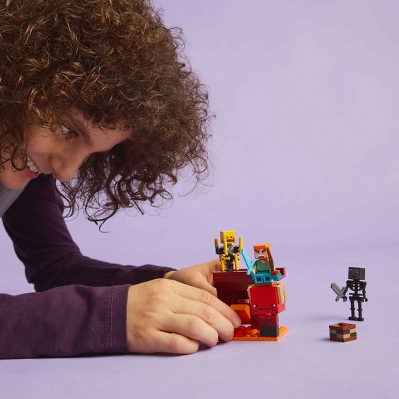 La bataille de la lave du Nether LEGO Minecraft 21266