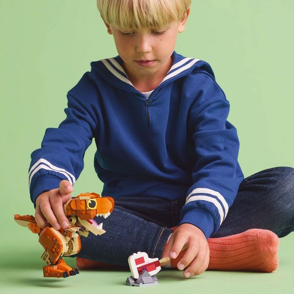 La femelle T-Rex  petite mangeuse LEGO Jurassic World 76967